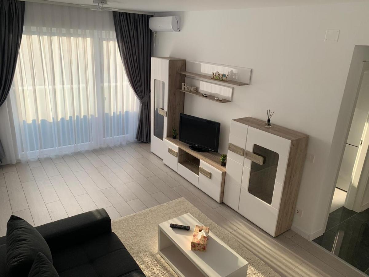 Apartament 2 Camere Prima Nufaru Oradea Exterior photo