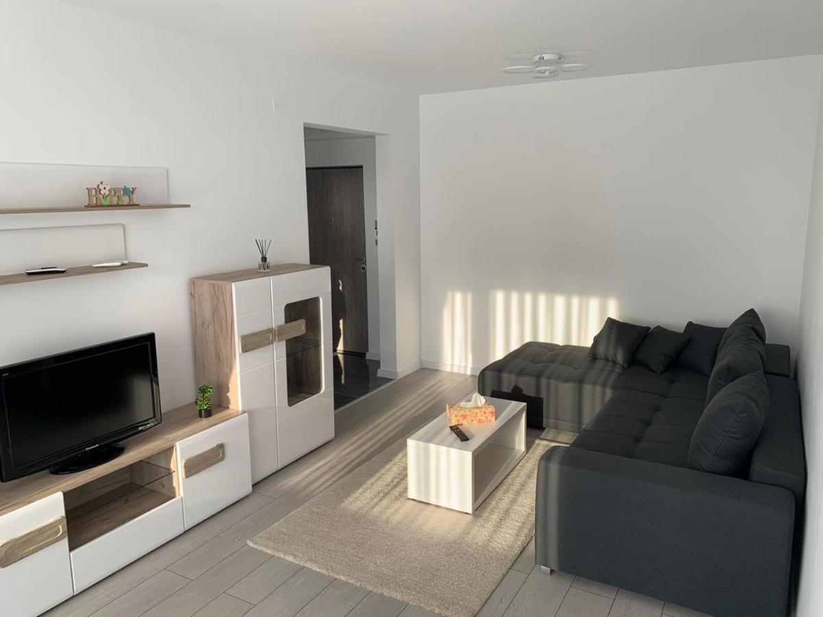 Apartament 2 Camere Prima Nufaru Oradea Exterior photo